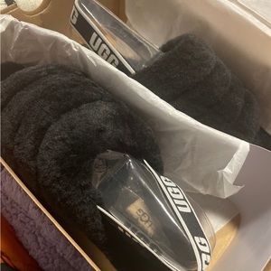 FLUFF UGG SLIPPERS